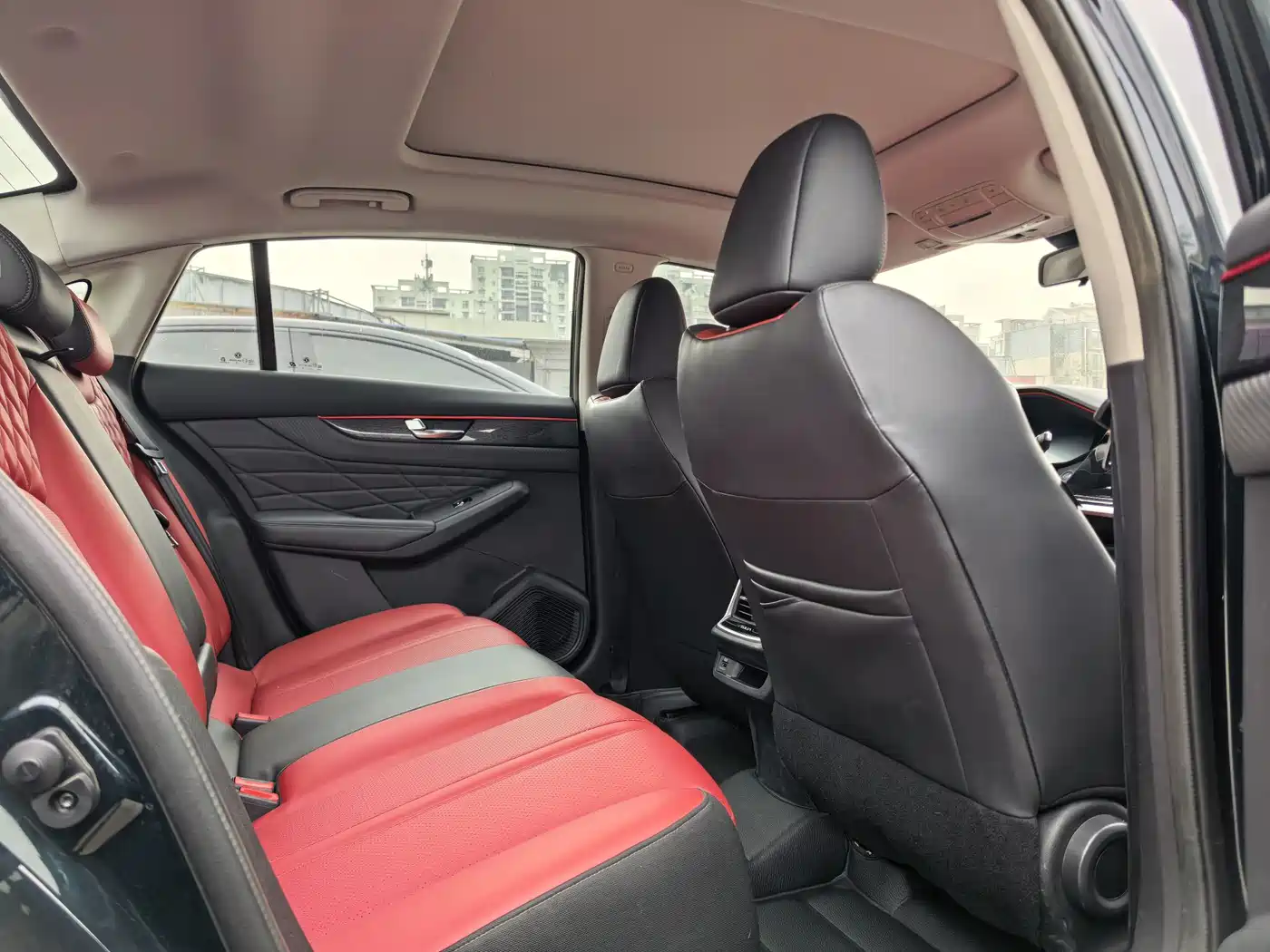 DONGFENG YI HYUN MAX