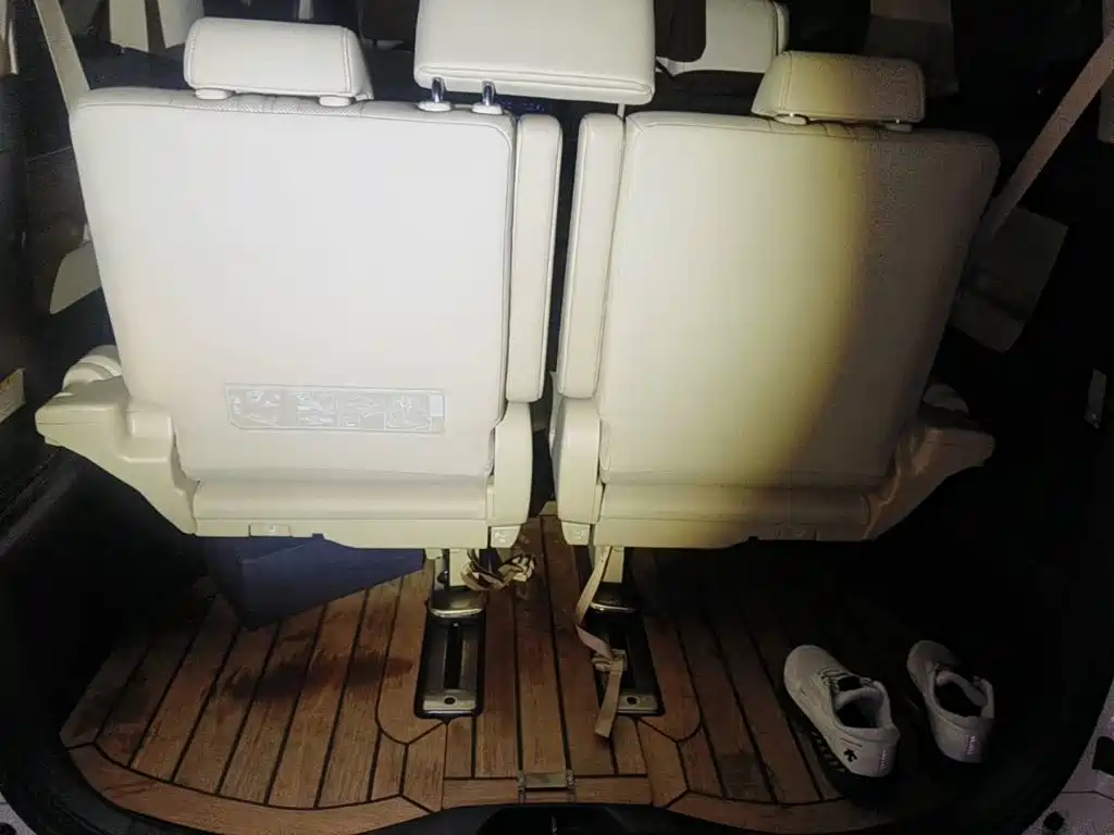 Toyota Alphard, миниатюра 5