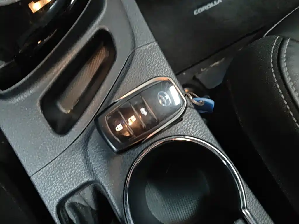 Toyota Corolla Twin Engine E+ 2019 2019 1.8L E-CVT Luxury Edition