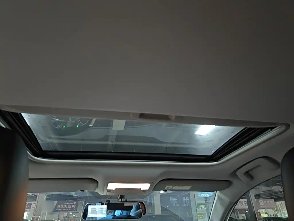 Toyota Corolla Twin Engine E+ 2019 2019 1.8L E-CVT Luxury Edition