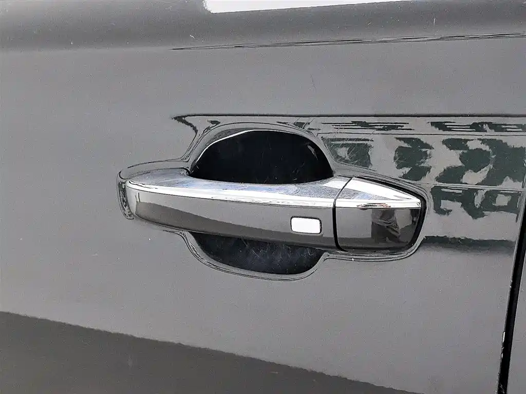 Roewe RX8 2019 30T Intelligent Internet 2WD Flagship Edition фото 18