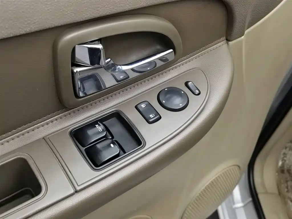 Buick GL8 2014 2.4L Classic Edition фото 9