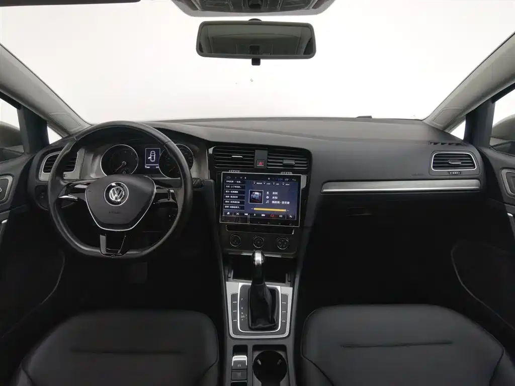 Volkswagen Golf 2016 1.6L Automatic Comfort фото 5