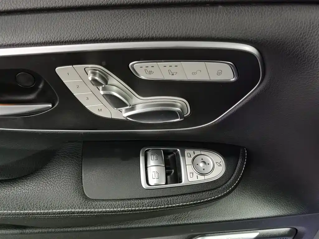 Mercedes-Benz V-Class 2018 V 260 AMG Sport Edition China V фото 9