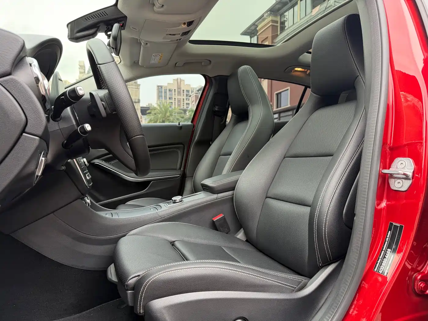 Mercedes-Benz GLA 2018 GLA 200 Dynamic фото 6
