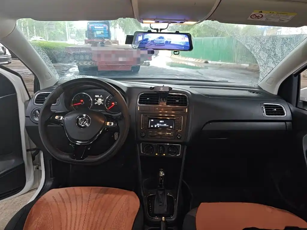 Volkswagen Polo 2016 1.6L Automatic Comfort фото 13