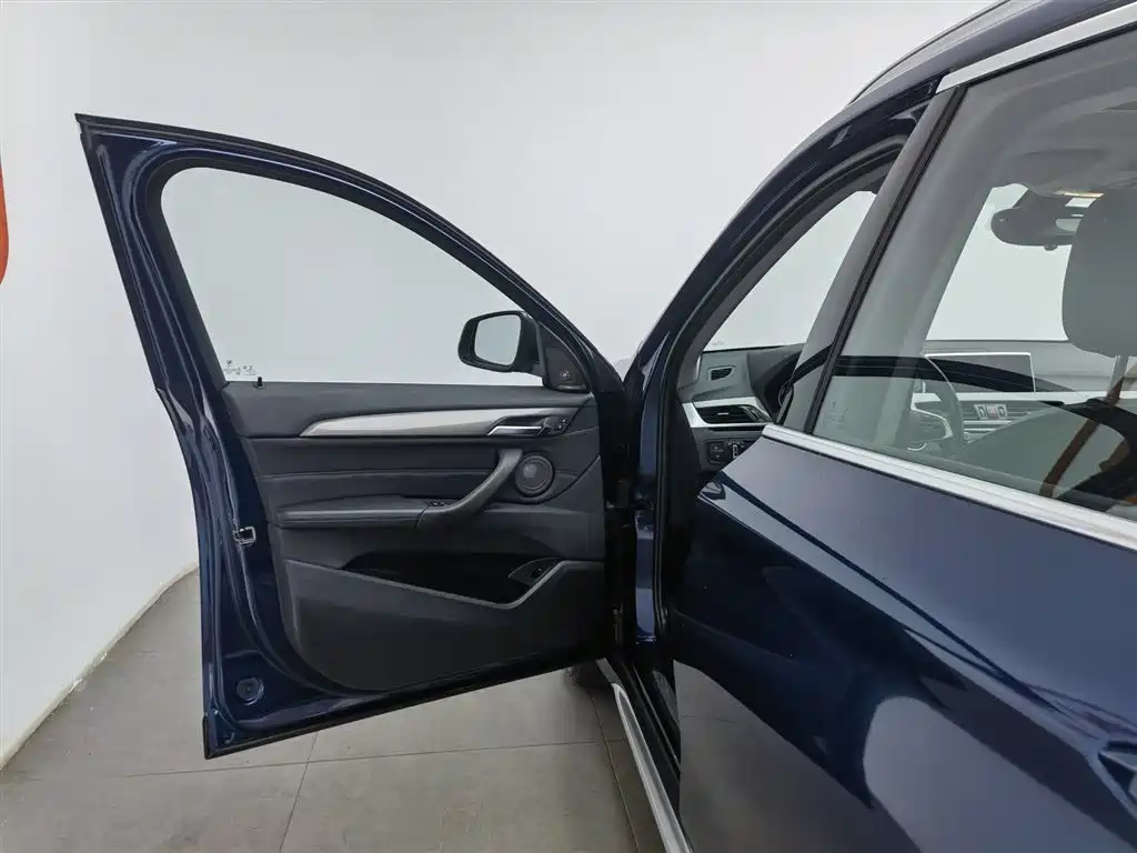 BMW X1 2019 xDrive20Li Premium Model фото 8