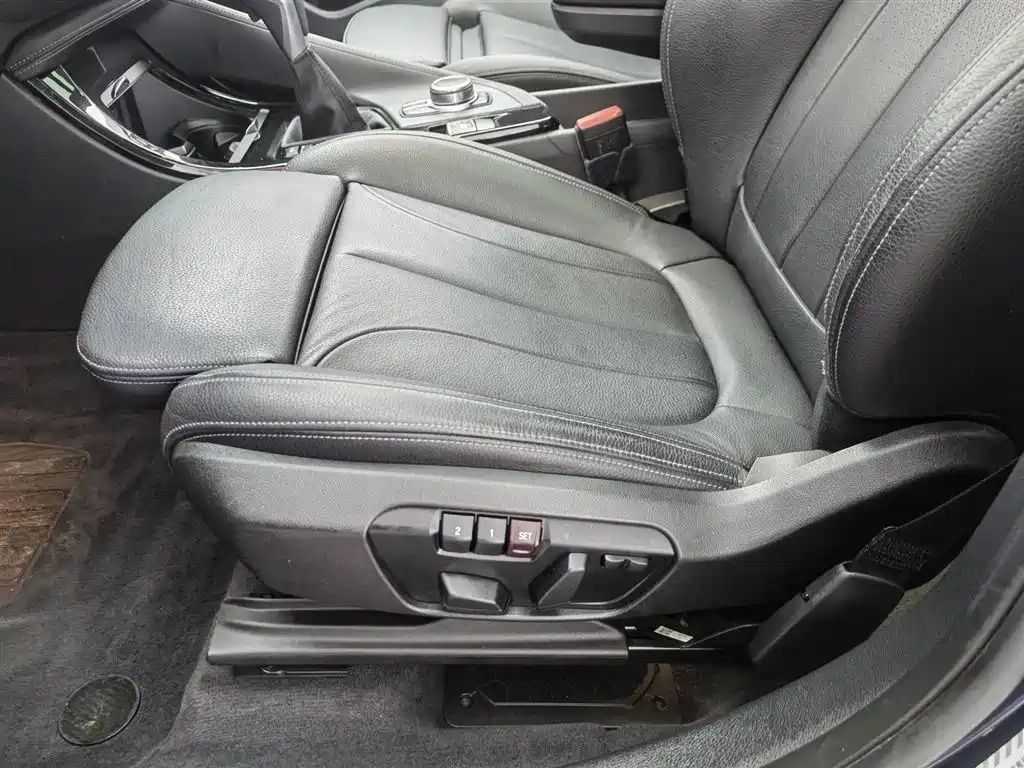BMW X1 2019 xDrive20Li Premium Model фото 20