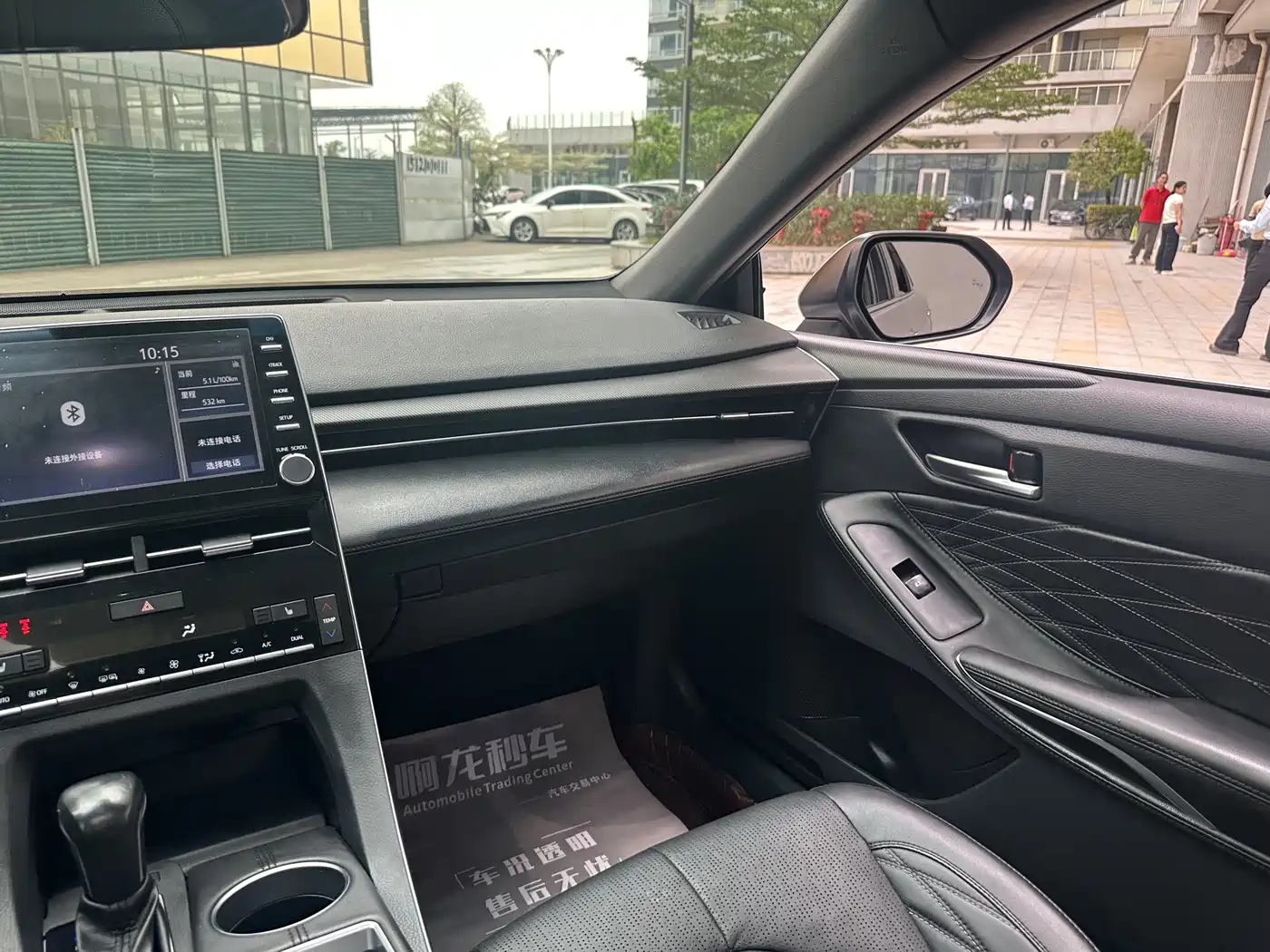 Toyota Avalon 2019 Hybrid 2.5L XLE Premium Edition China VI фото 22