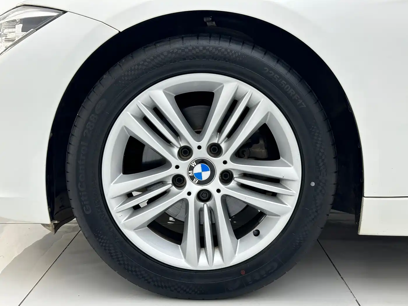 BMW 3 Series 2017 320Li Fashion фото 16