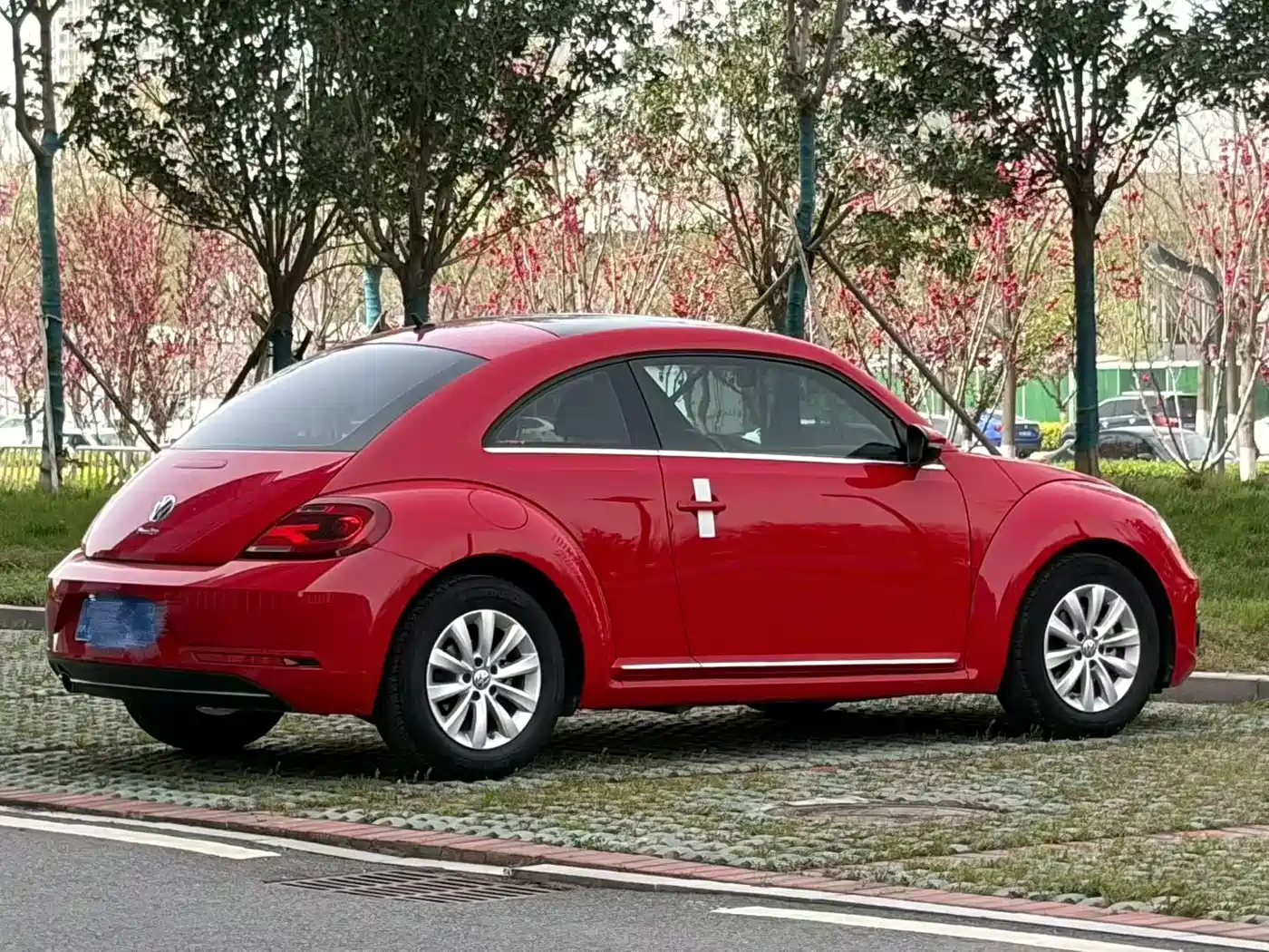 Volkswagen Beetle 2018 180TSI Easy Joy Edition фото 6