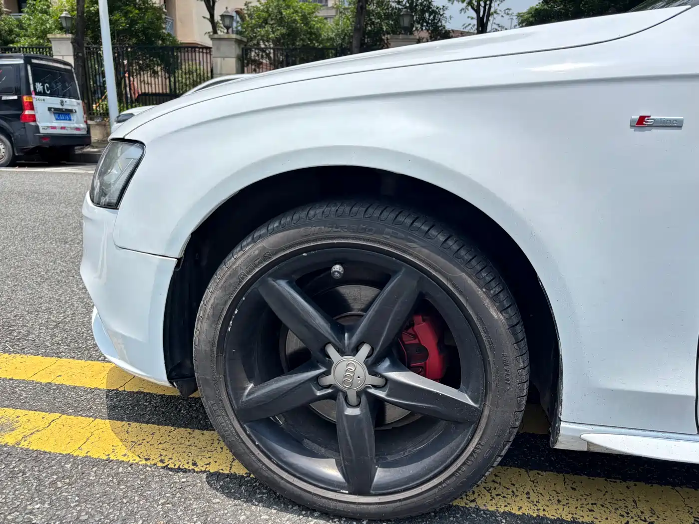 Audi A4L 2013 35 TFSI Automatic Standard фото 13