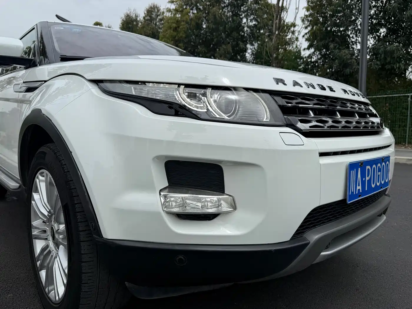 Land Rover Range Rover Evoque (Import) 2013 2.0T 3-Door Glamour Edition фото 5
