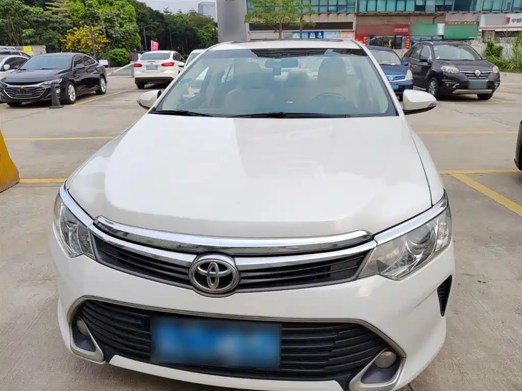 Toyota Camry 2015 2.0G Leading Edition фото 3