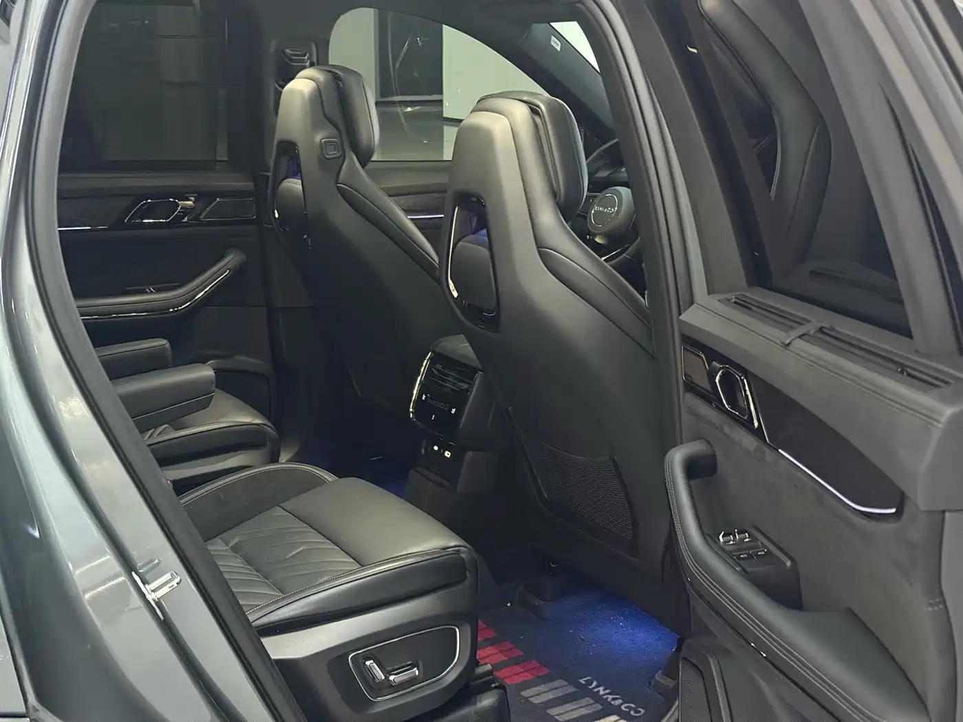 Lynk & Co 09 EM-P 2021 2.0T PHEV Halo 6-seater фото 8