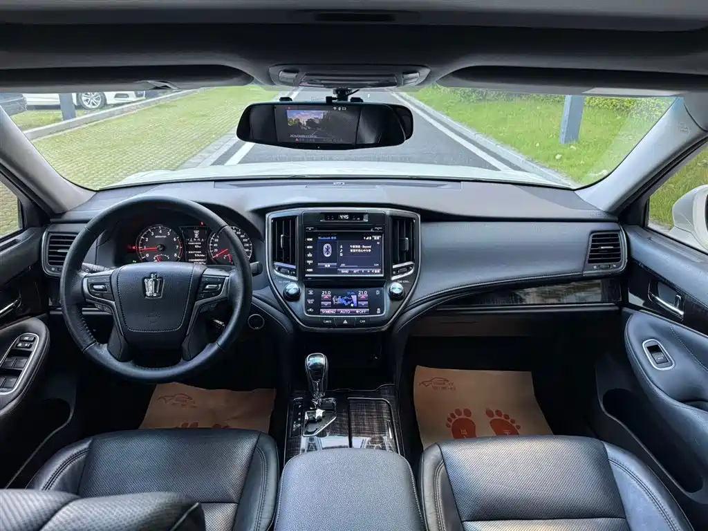 Toyota Crown 2015 2.0T Fashion фото 5