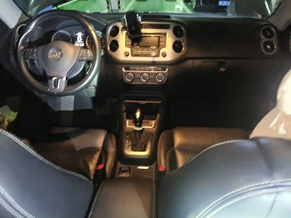 Фото 12 - Volkswagen Tiguan