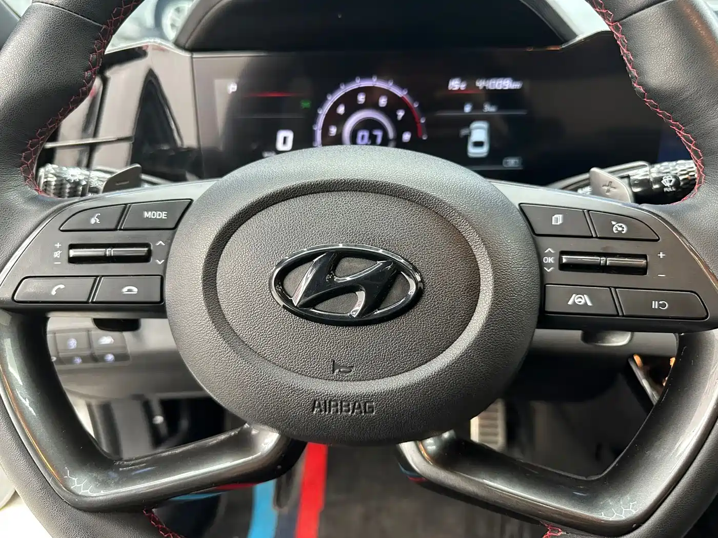 Hyundai Elantra 2022 240TGDi DCT LUX Premium Edition фото 13