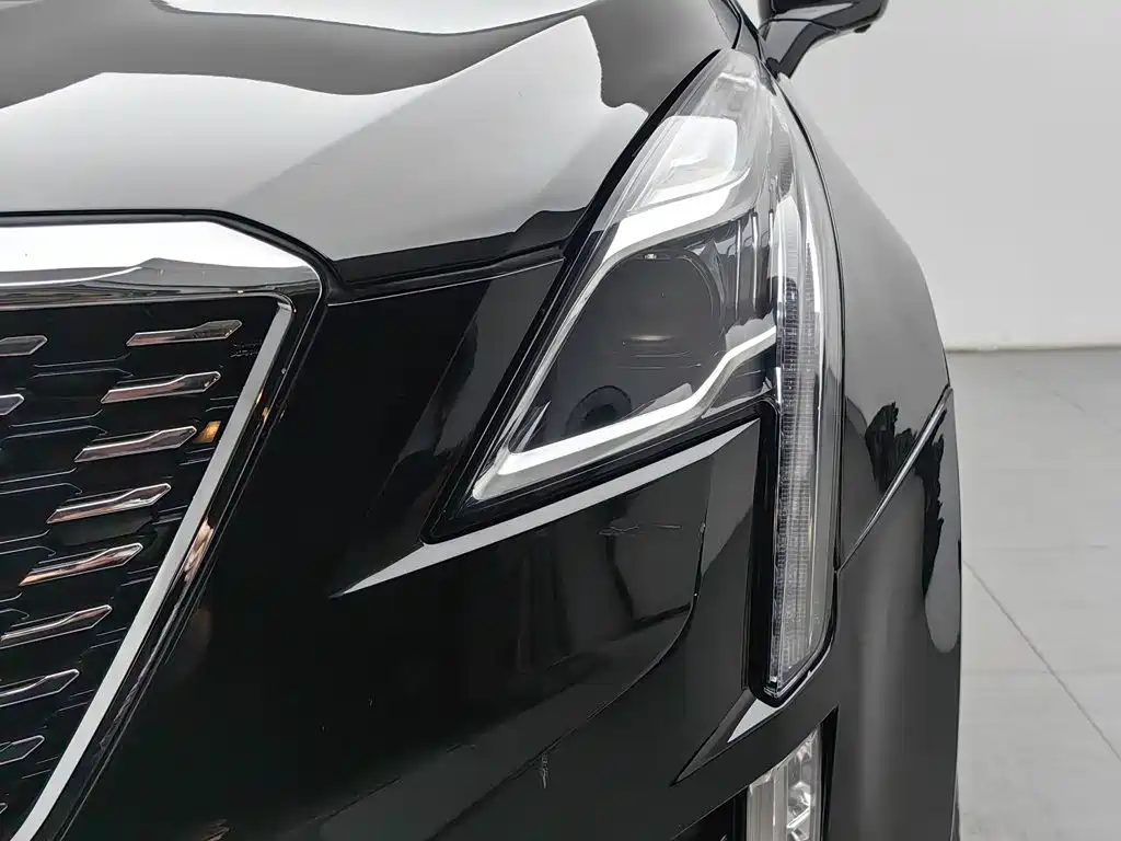 Фото 7 - Cadillac XT5