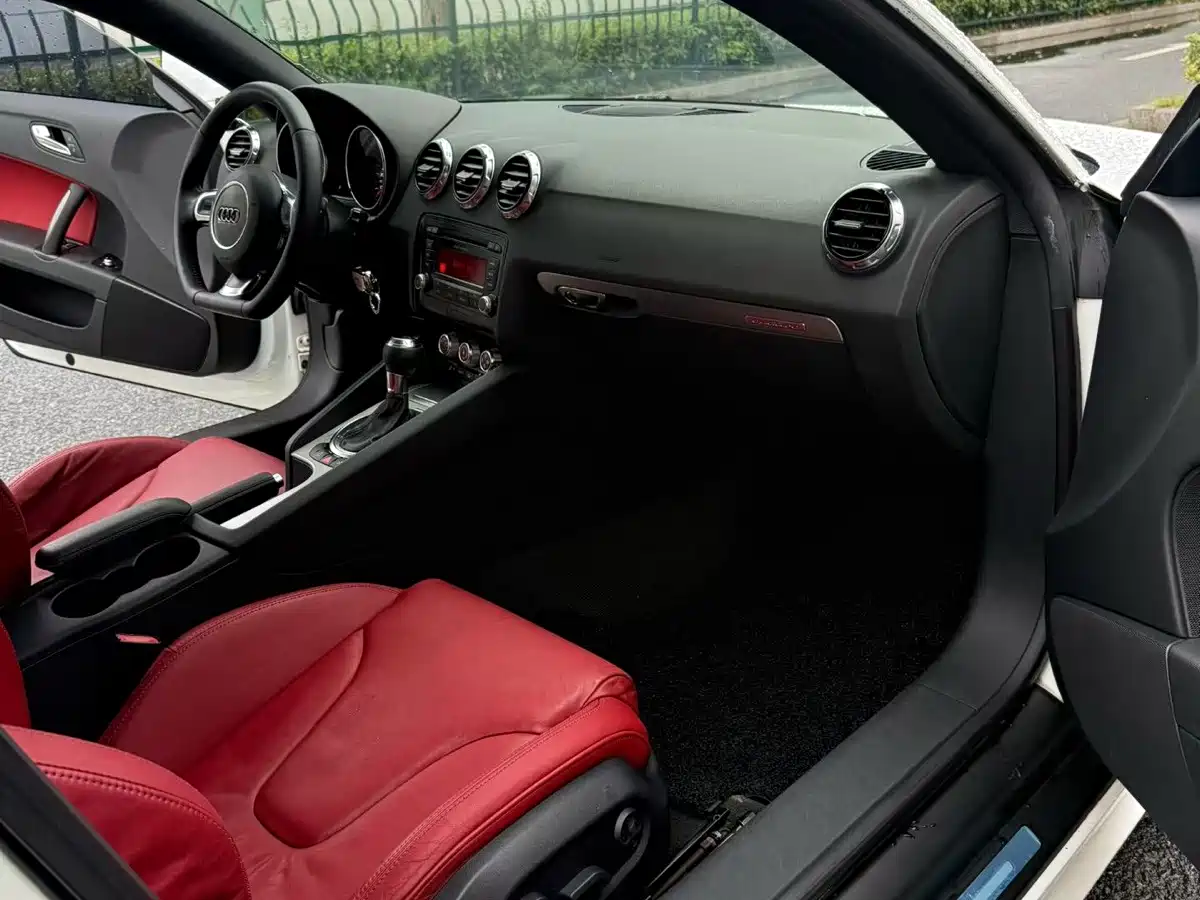 Фото 5 - Audi TT