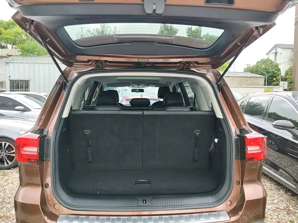 Roewe RX8 2019 2018 30T 2WD Flagship Edition