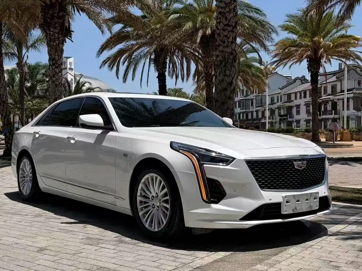 CADILLAC CT6
