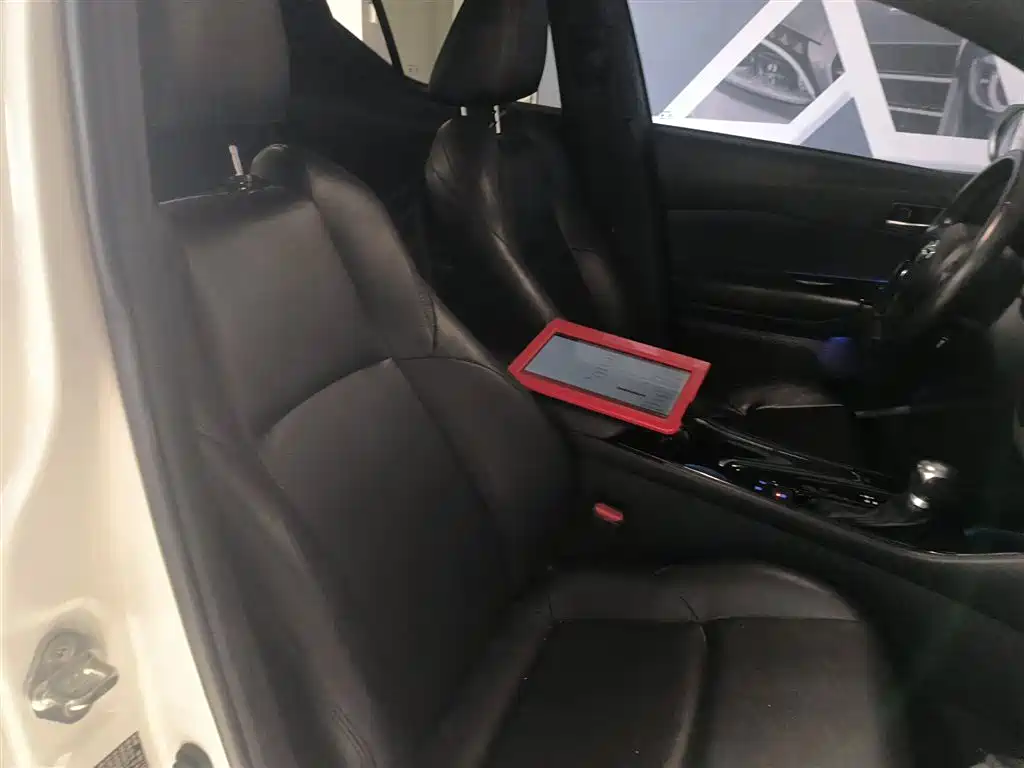Toyota C-HR 2018 Model 2.0L Flagship Sunroof Version China V фото 19