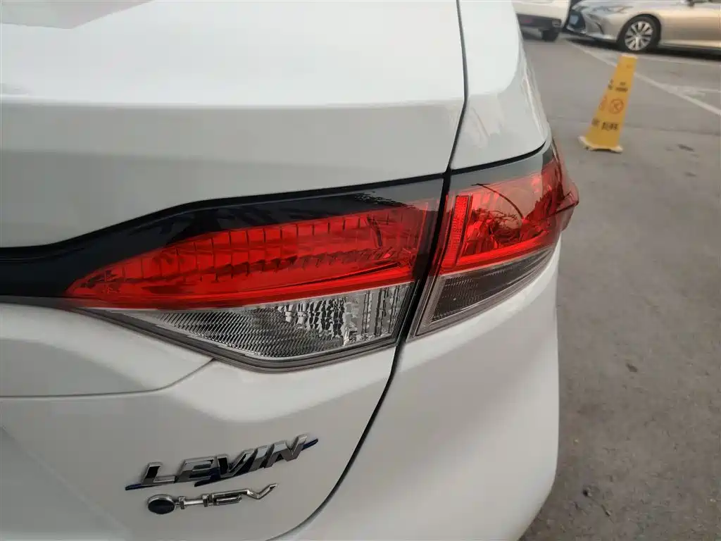 Toyota Levin 2024 Smart Hybrid 1.8L Leading Edition фото 8