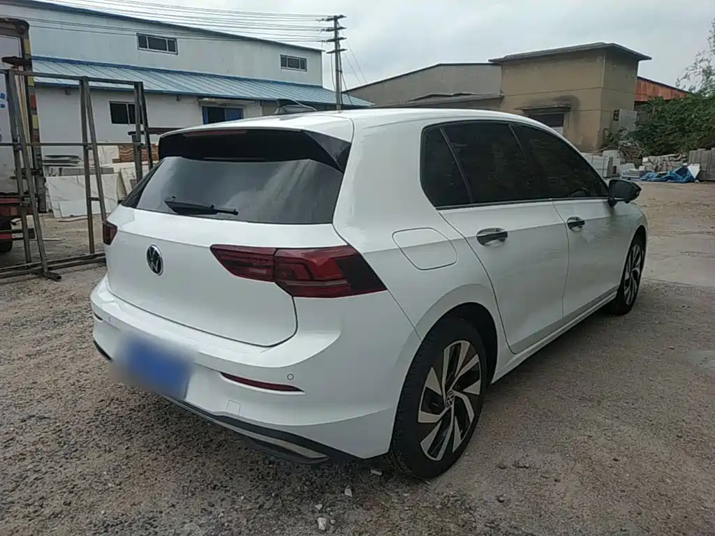 Volkswagen Golf 2025 2025 Facelift 300TSI Pro
