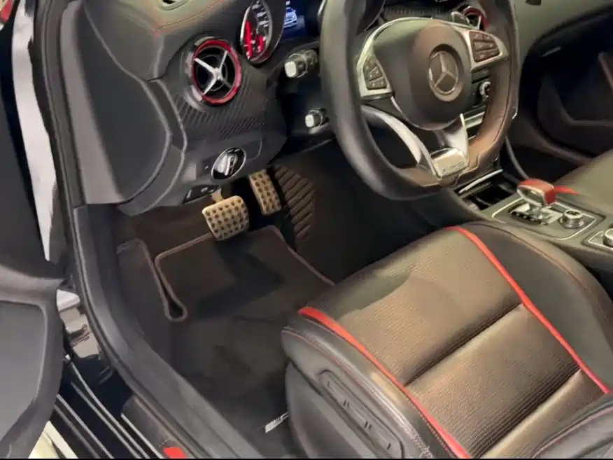 Mercedes-Benz A-Class AMG (Import) 2018 AMG A 45 4MATIC Collector's Edition фото 7