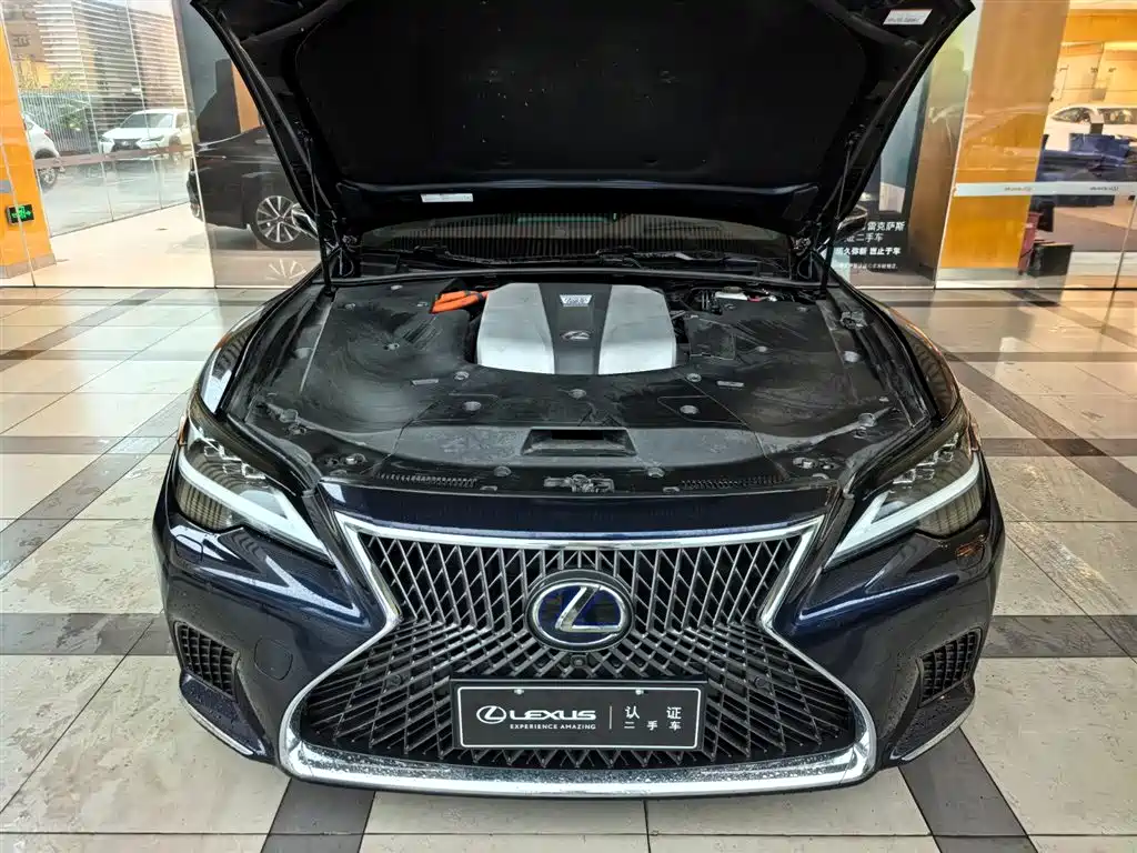 LEXUS LS