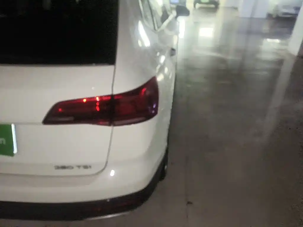 Photo 8 - Volkswagen Tharu
