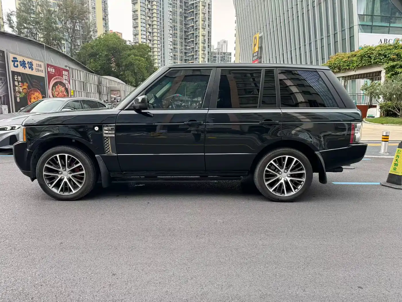 Land Rover Range Rover 2011 5.0 SC V8 Ultimate Edition фото 3