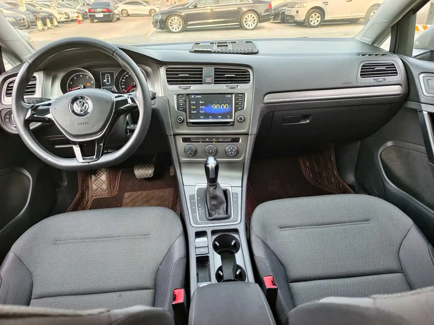 Volkswagen Golf 2015 1.6L Automatic Comfort фото 8