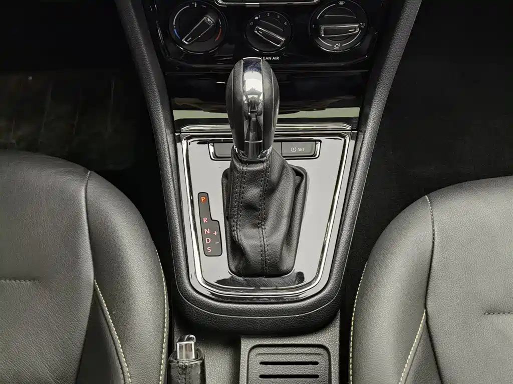 Volkswagen Bora 2016 Model 1.6L Automatic Comfort фото 13