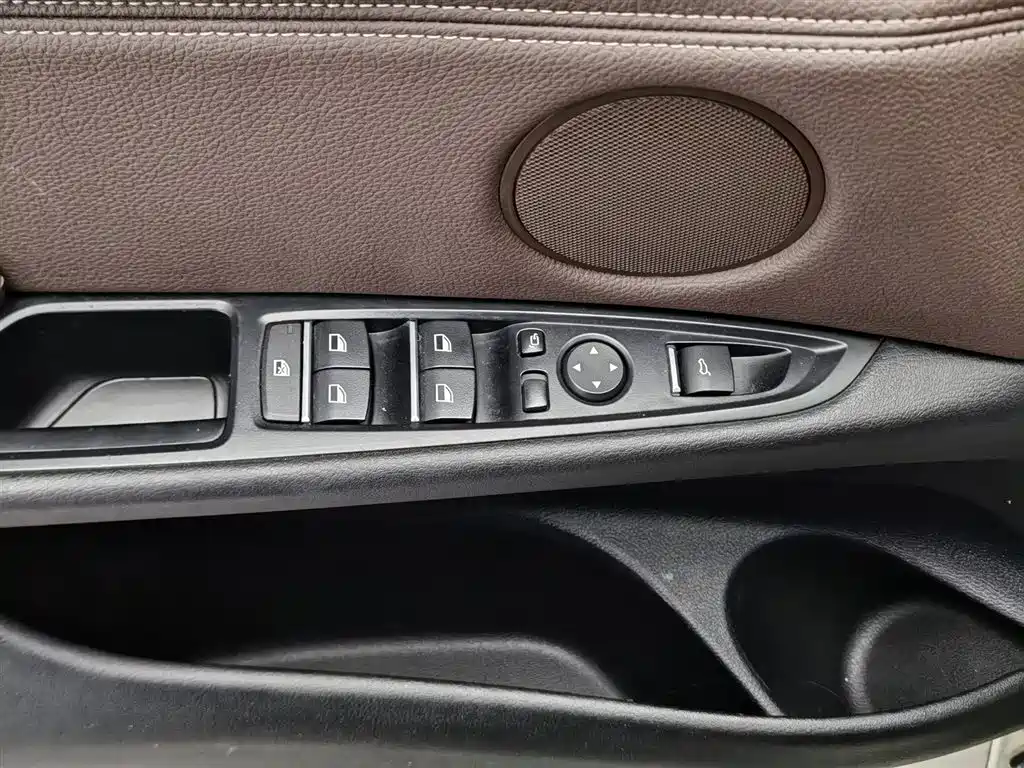 BMW X5 (Import) 2015 xDrive28i фото 9
