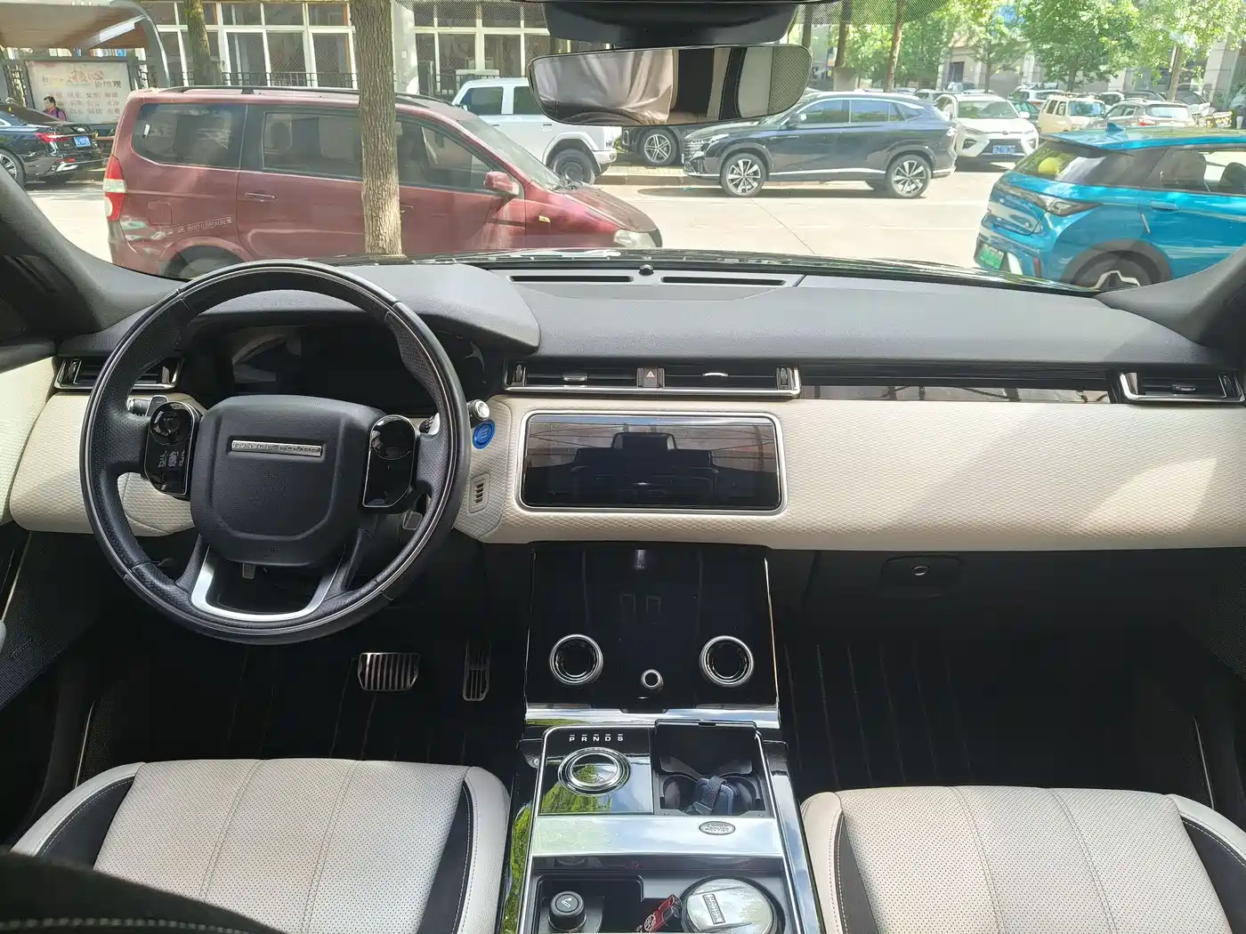 Фото 7 - Land Rover Range Rover Velar