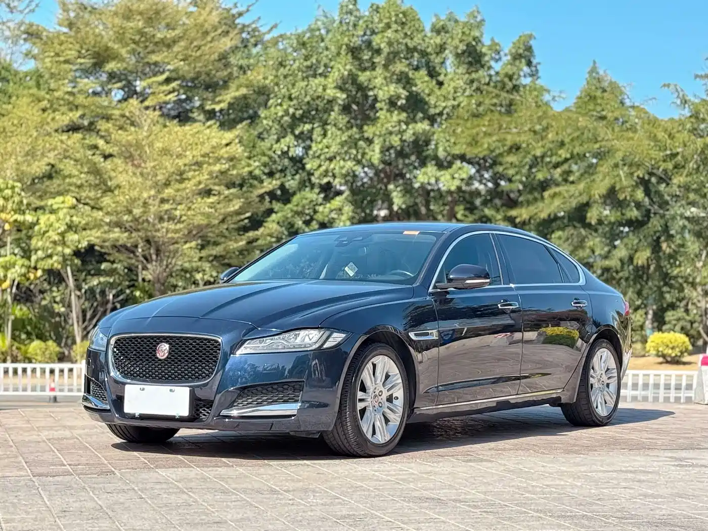 Photo 1 - Jaguar XFL
