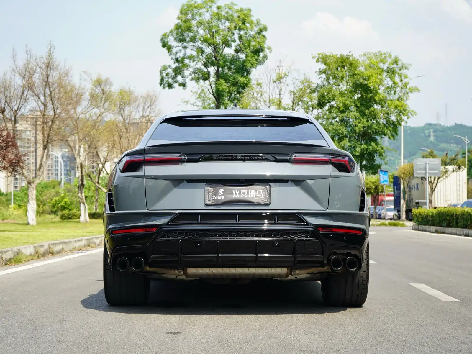 Фото 4 - Lamborghini Urus