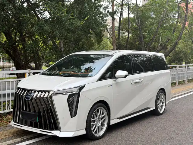 GAC Trumpchi Trumpchi E9 2025 Model E9 Super Fast Charging Champion