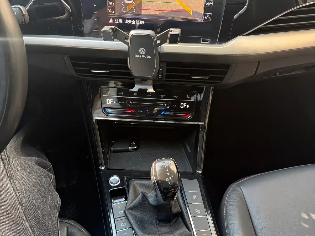 VOLKSWAGEN PASSAT NEW ENERGY