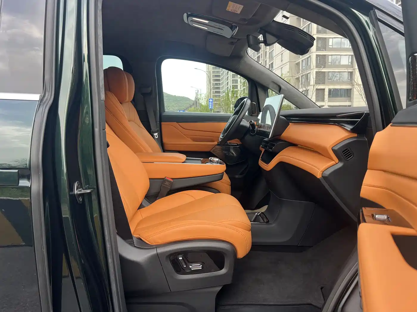 GEELY GALAXY WING TRUE L380