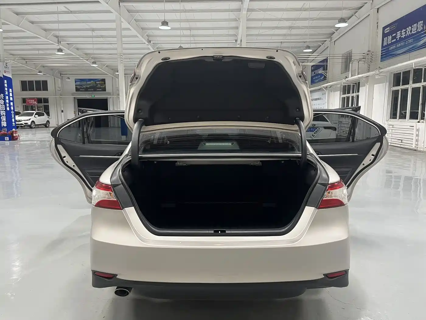 Toyota Camry 2023 2021 Hybrid 2.5HGVP Leading Edition