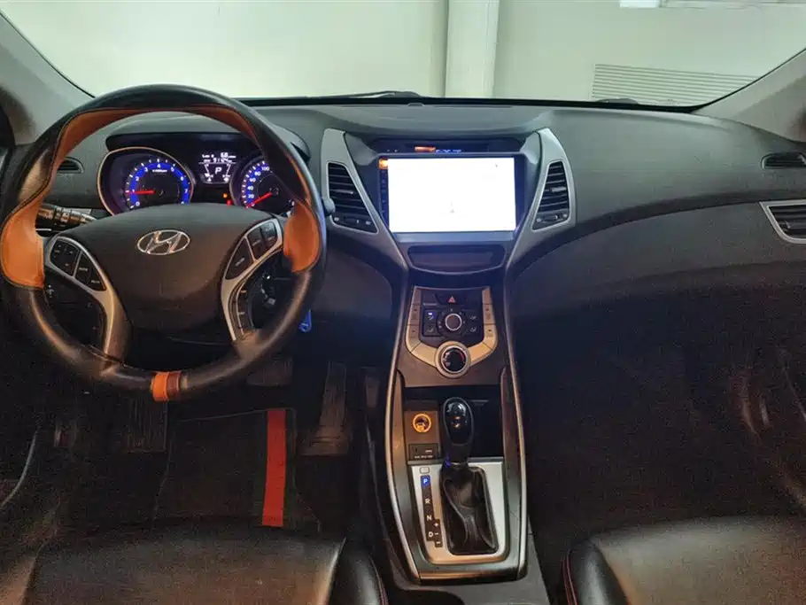 Hyundai Langdong 2016 1.6L Automatic Smart Edition фото 12