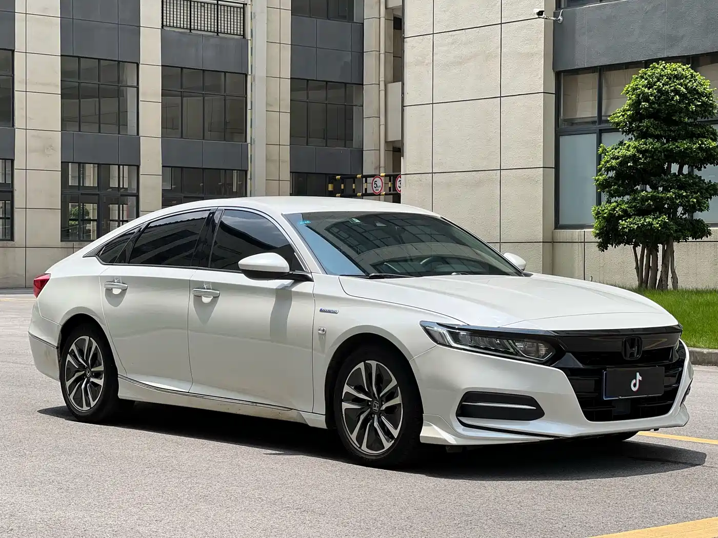 Фото 3 - Honda Accord