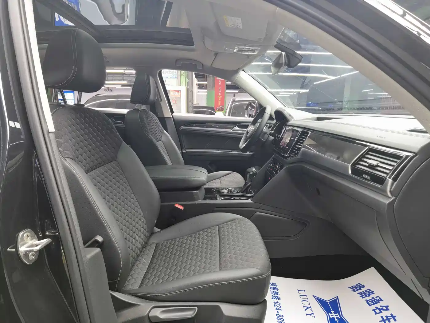 Volkswagen Teramont 2020 Teramont X 380TSI 4WD Luxury фото 8