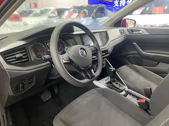 Volkswagen Polo 2019 Plus 1.5L Automatic Panorama Enjoyment Edition — фото 4