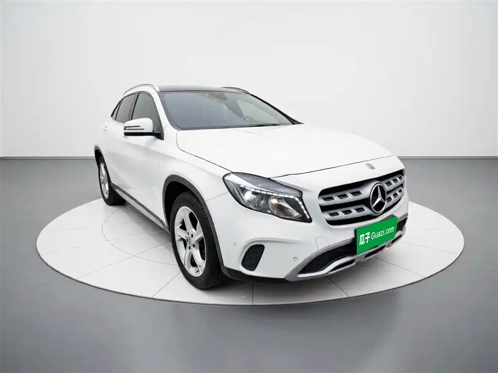 Mercedes-Benz GLA 2017 GLA 200 Dynamic фото 4