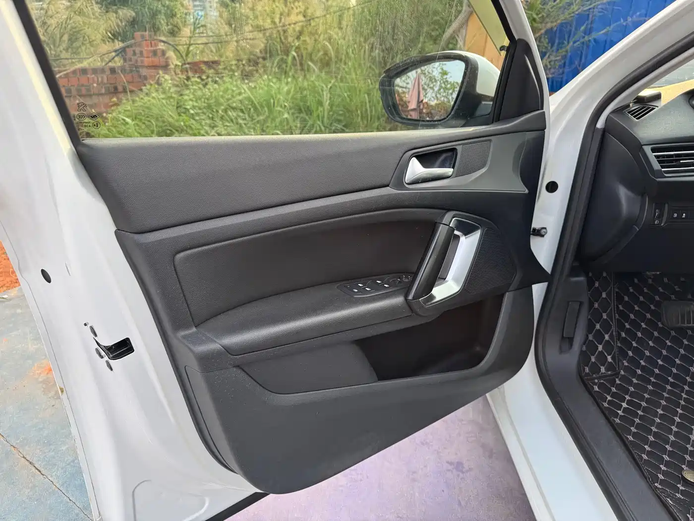 Peugeot 308S 2015 1.2T Auto Dynamic Edition фото 11