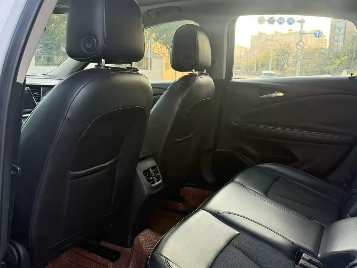 Buick Verano 2015 Sedan 20T Dual-clutch Leading фото 9